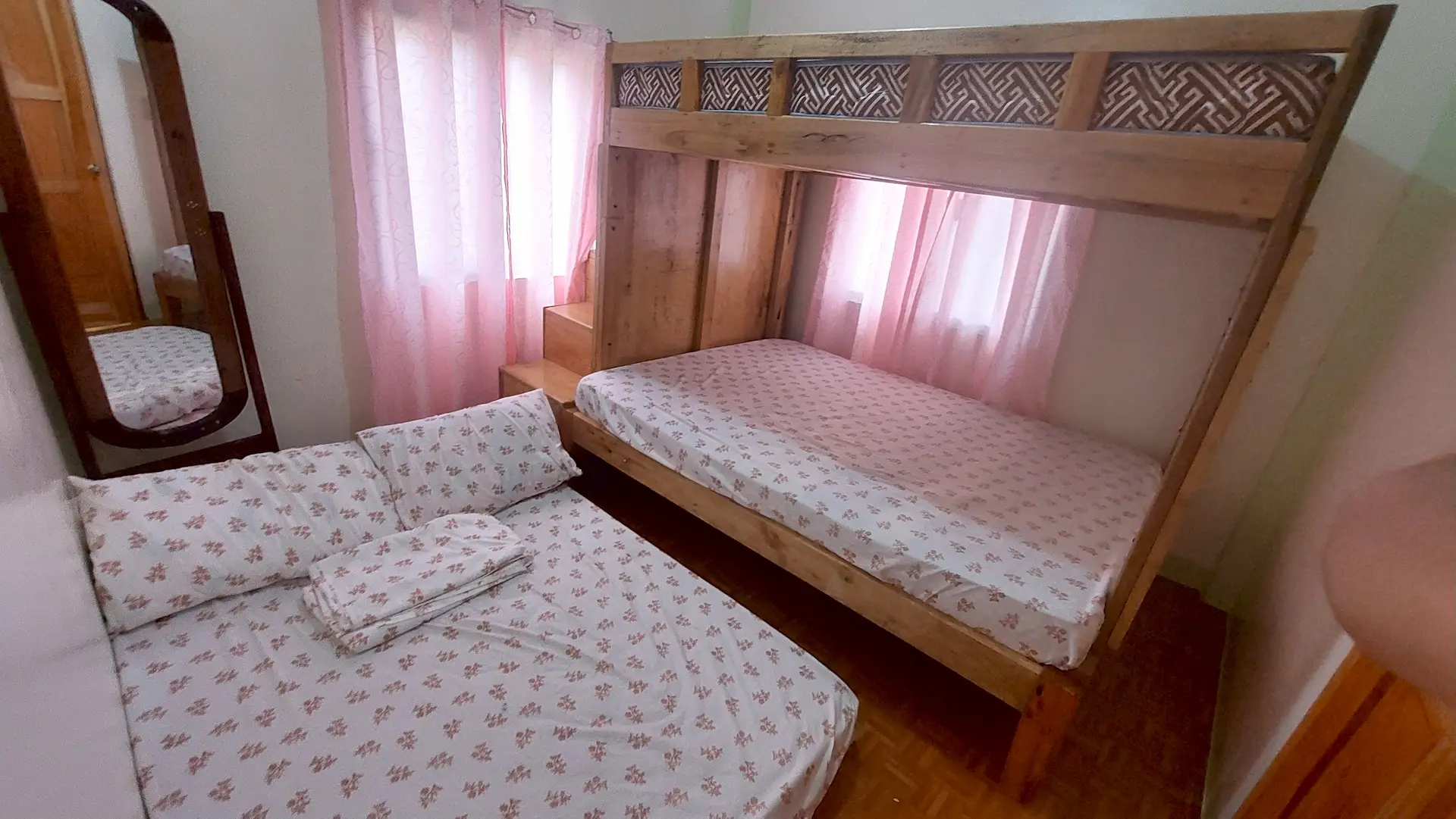 Snug Family Room bunk bed